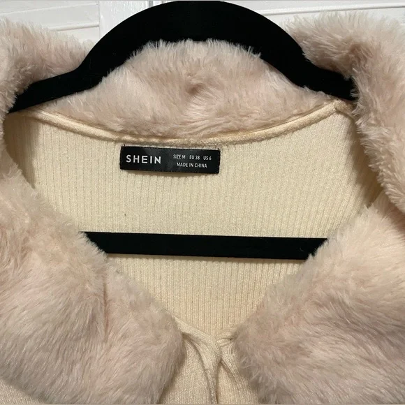 SHEIN - Beige sweater with faux fur at collar and cuffs (Medium) - Picture 2 of 5